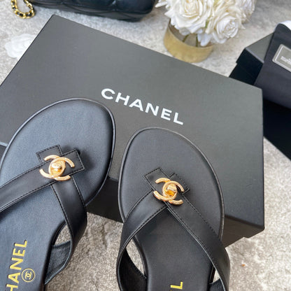 Chanclas sencillas de moda