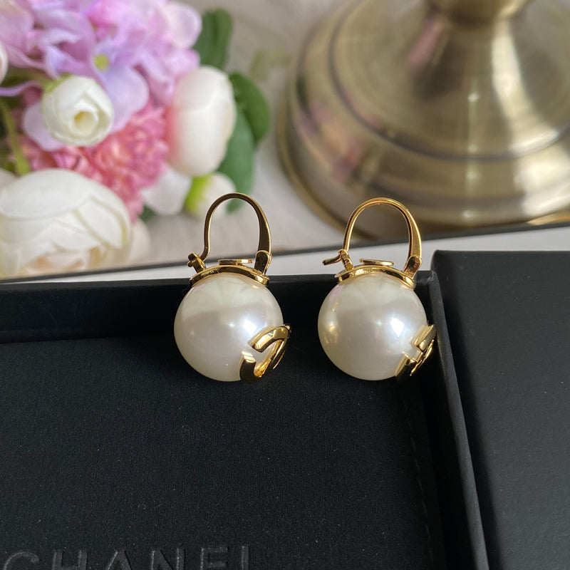 Boucles d'oreilles rétro en perles plaquées or