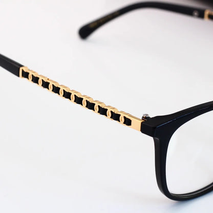 Lunettes à monture à lettre classiques