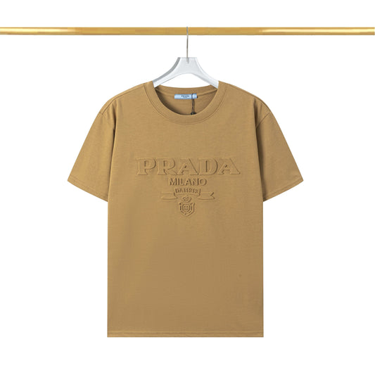 Camiseta con estampado en relieve