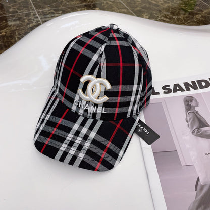 Gorra de béisbol bordada a cuadros clásicos