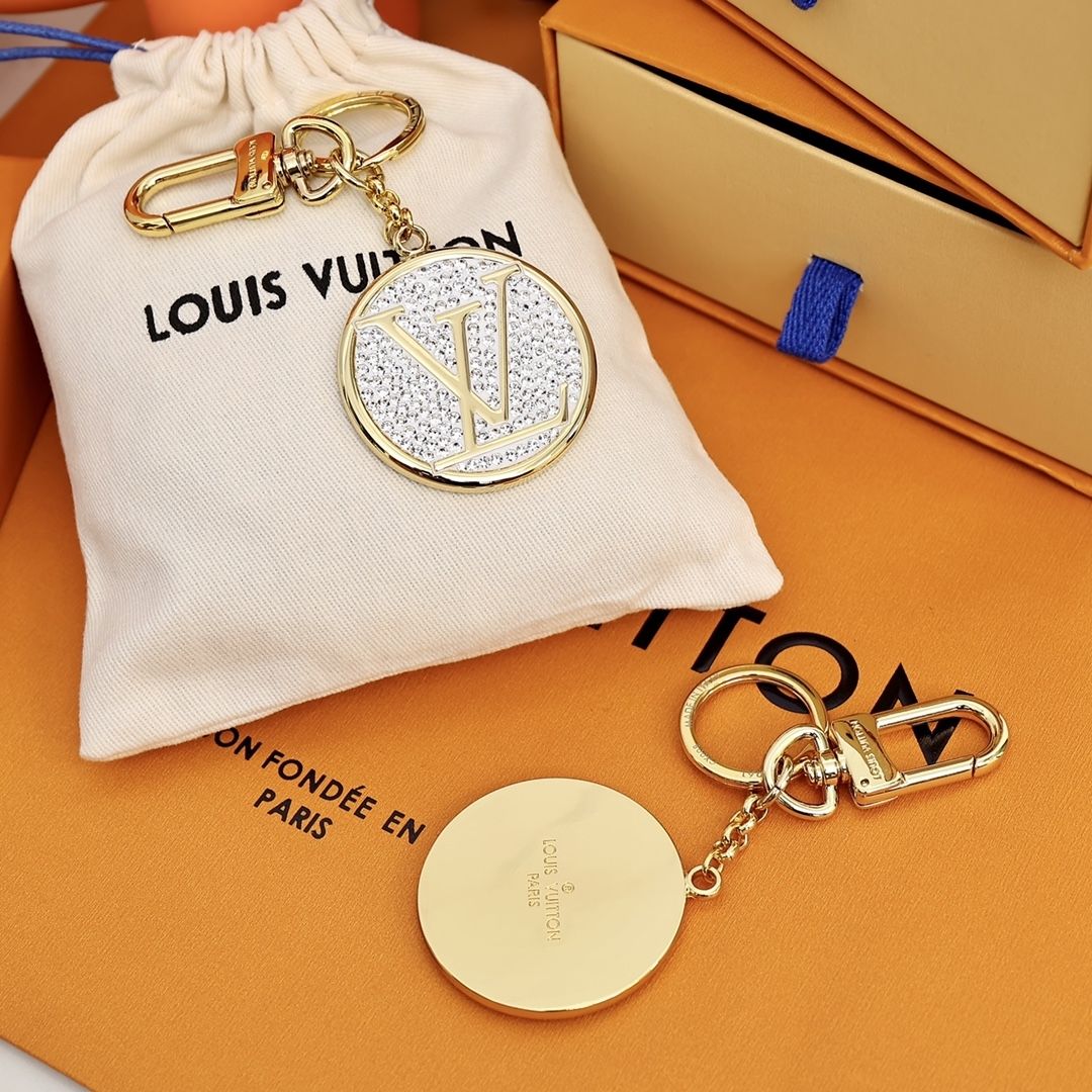 Porte-clés pendentif rond entièrement serti de diamants
