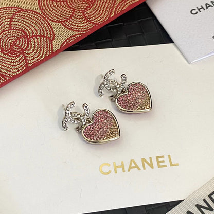 Elegantes pendientes de corazón de diamante
