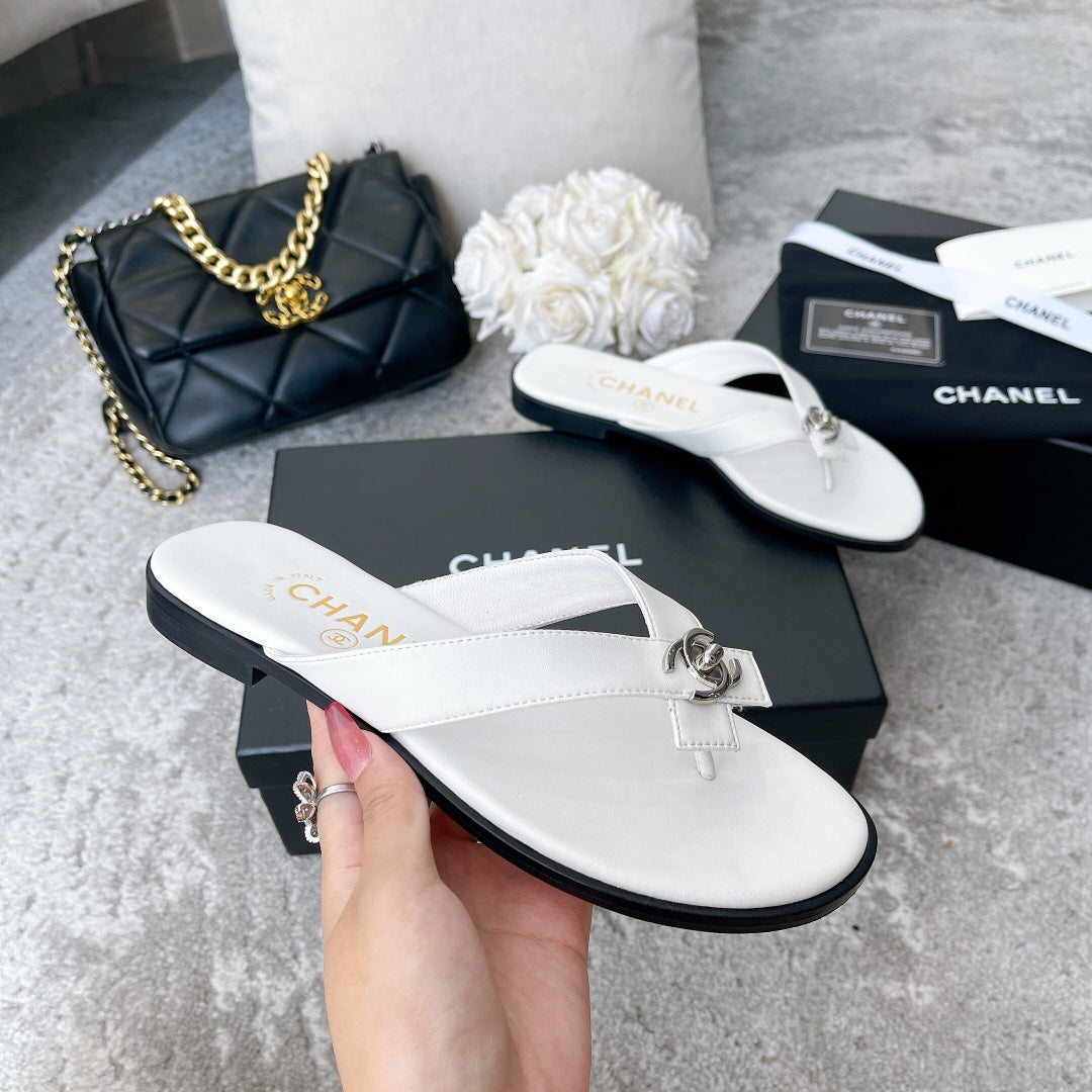 Chanclas sencillas de moda