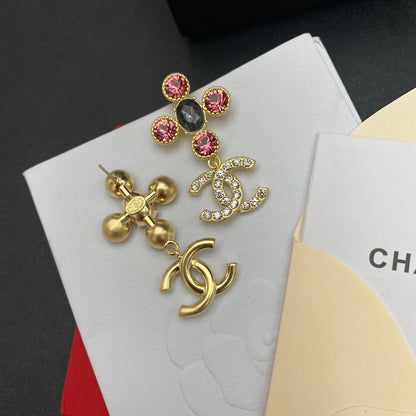 Boucles d'oreilles élégantes en forme de fleur de diamant