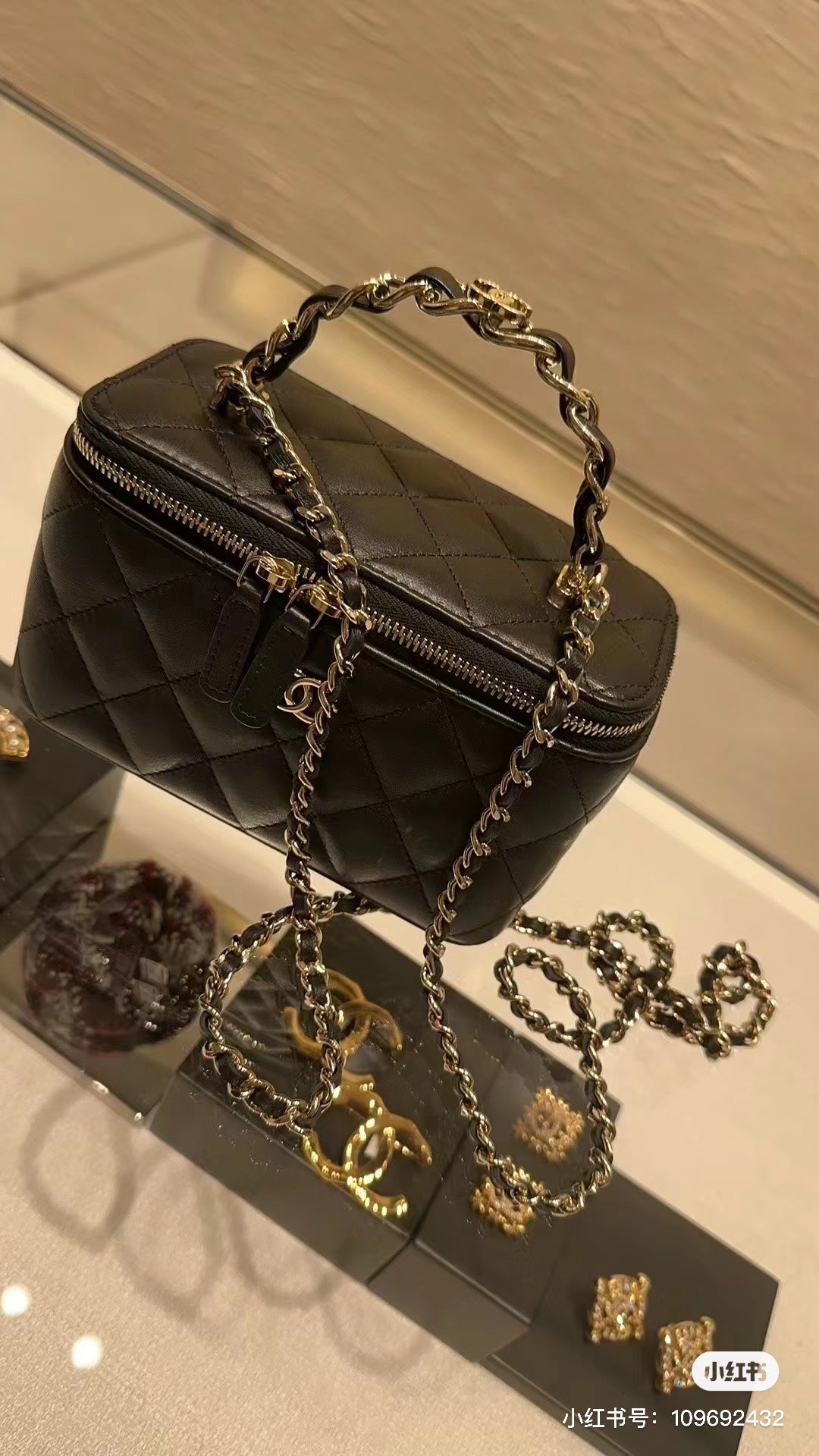 Black Quilted Mini Box Bag | Black & Gold 🖤