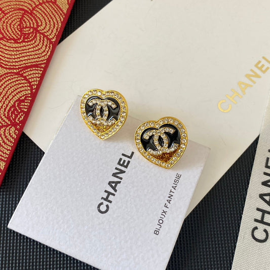 Boucles d'oreilles clous cœur à paillettes