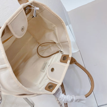 Bolso tote con cadena y bordado de perlas