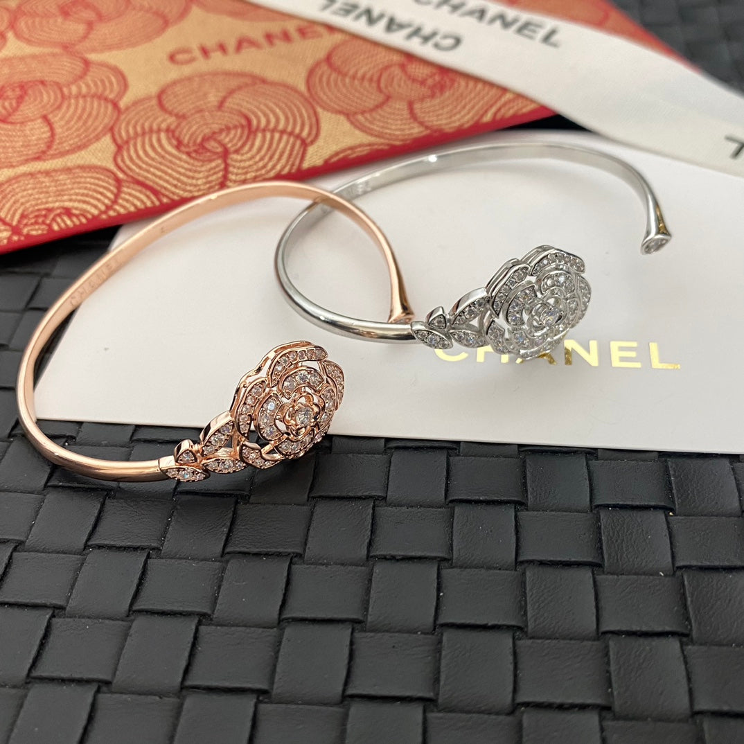 Bracelet manchette Camellia Diamond