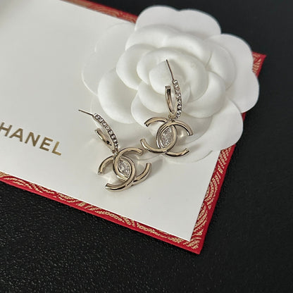 Pendientes de strass en tono plateado