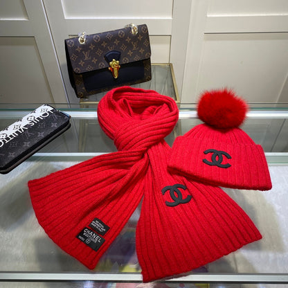 Ensemble Bonnet et Écharpe Tricotés Verticaux Élégants