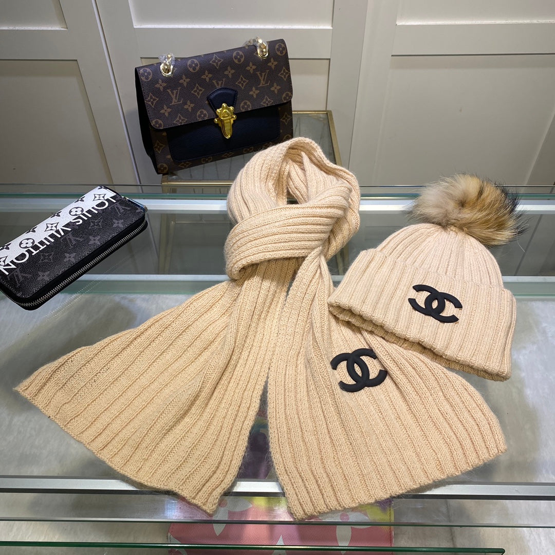 Ensemble Bonnet et Écharpe Tricotés Verticaux Élégants