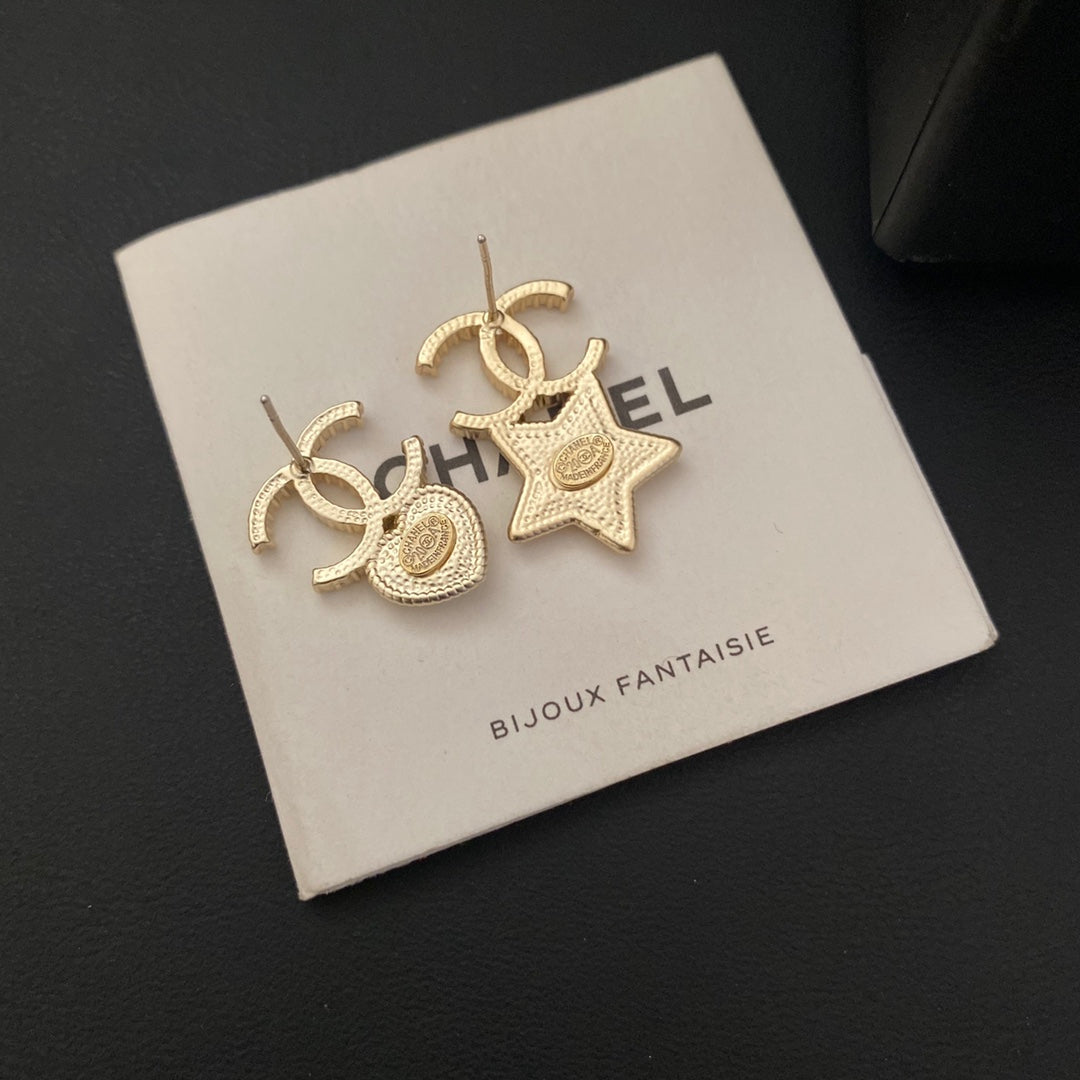 Pendientes de diamantes con estrella asimétrica