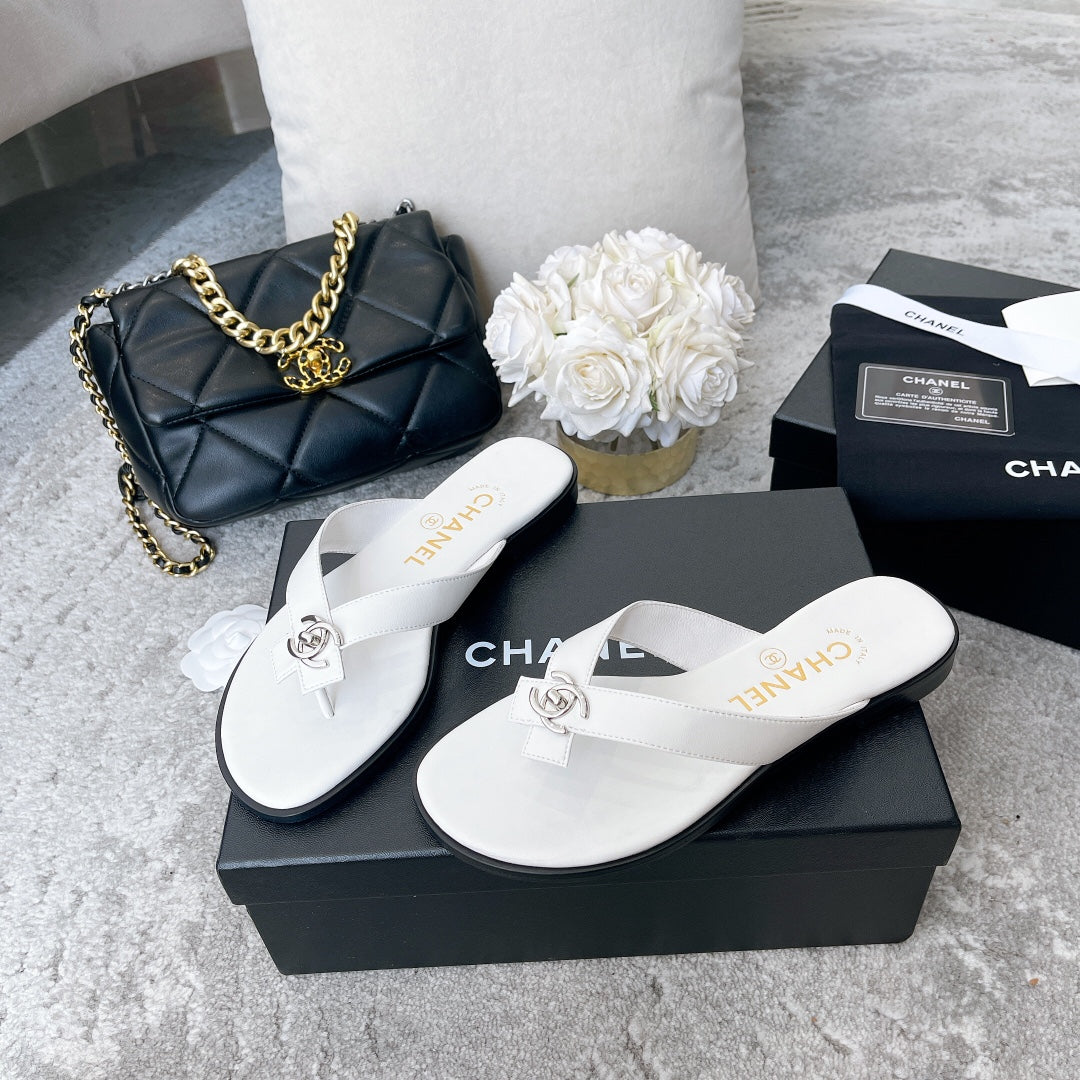 Chanclas sencillas de moda