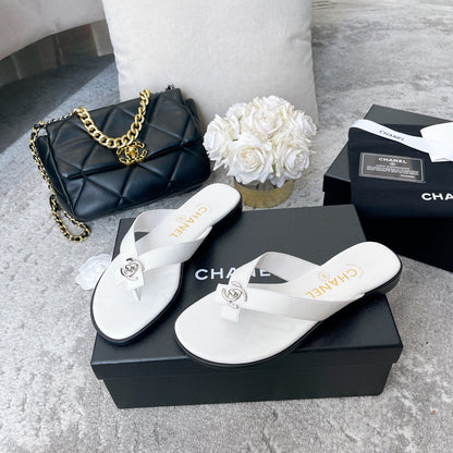 Chanclas sencillas de moda