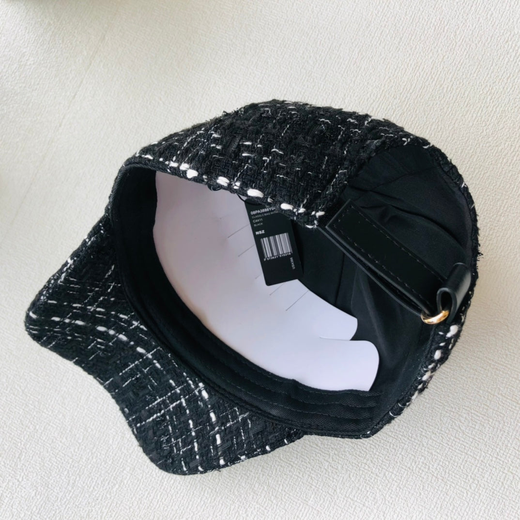 Casquette de baseball femme brodée de lettres colorées
