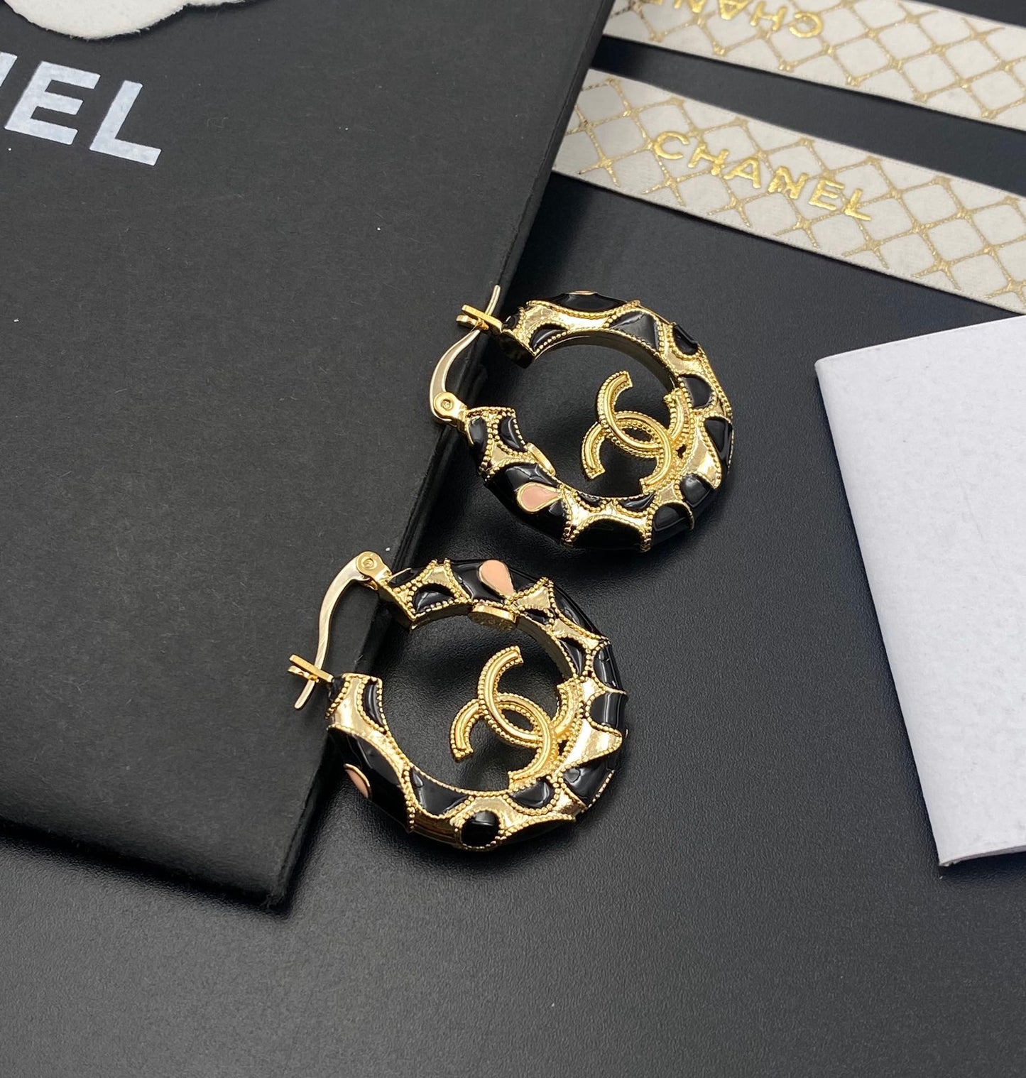 Boucles d'oreilles créoles noires vintage