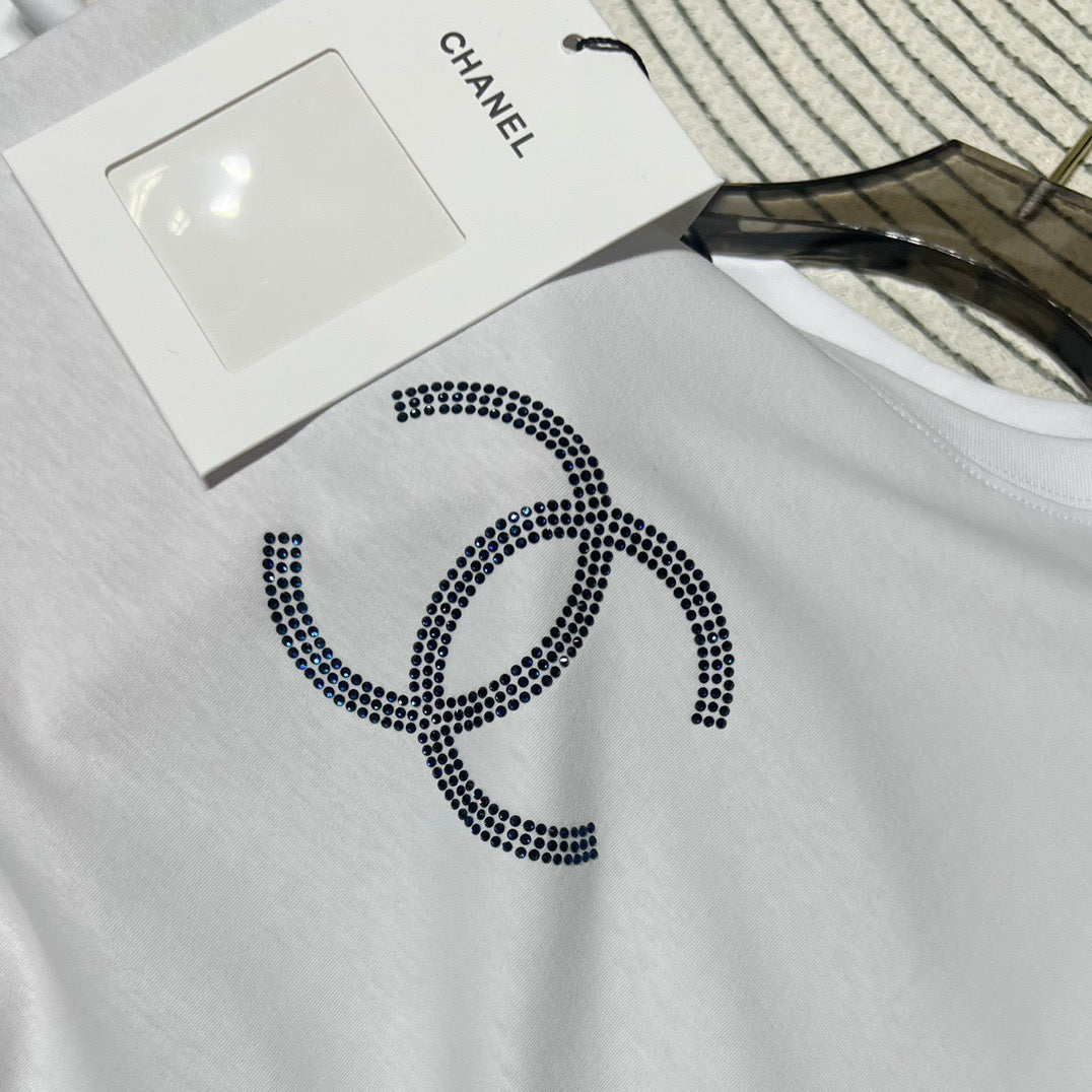 T-shirt d'été orné de strass