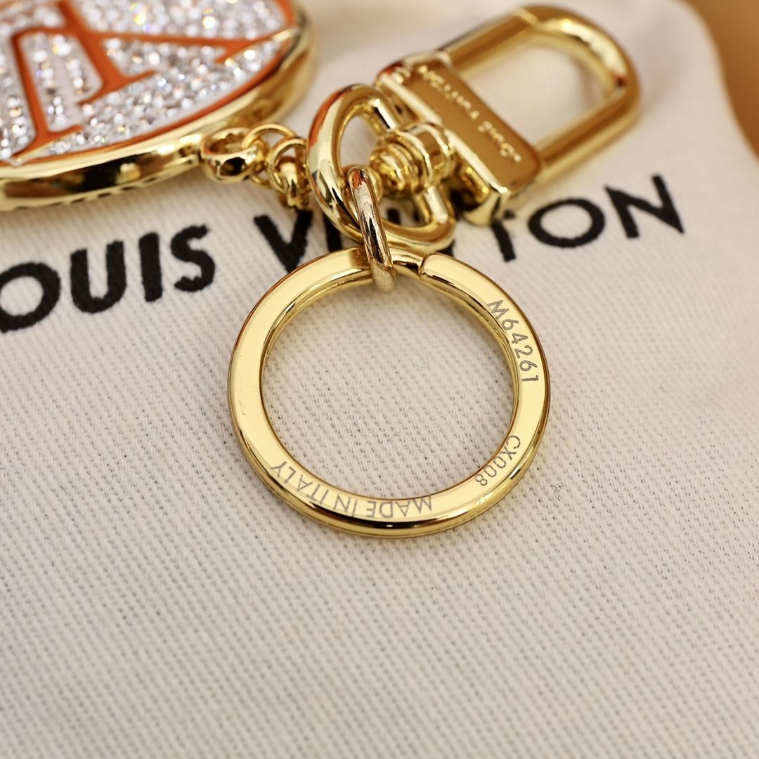 Porte-clés pendentif rond entièrement serti de diamants