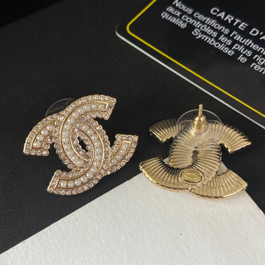Boucles d'oreilles clous lettre perle diamant