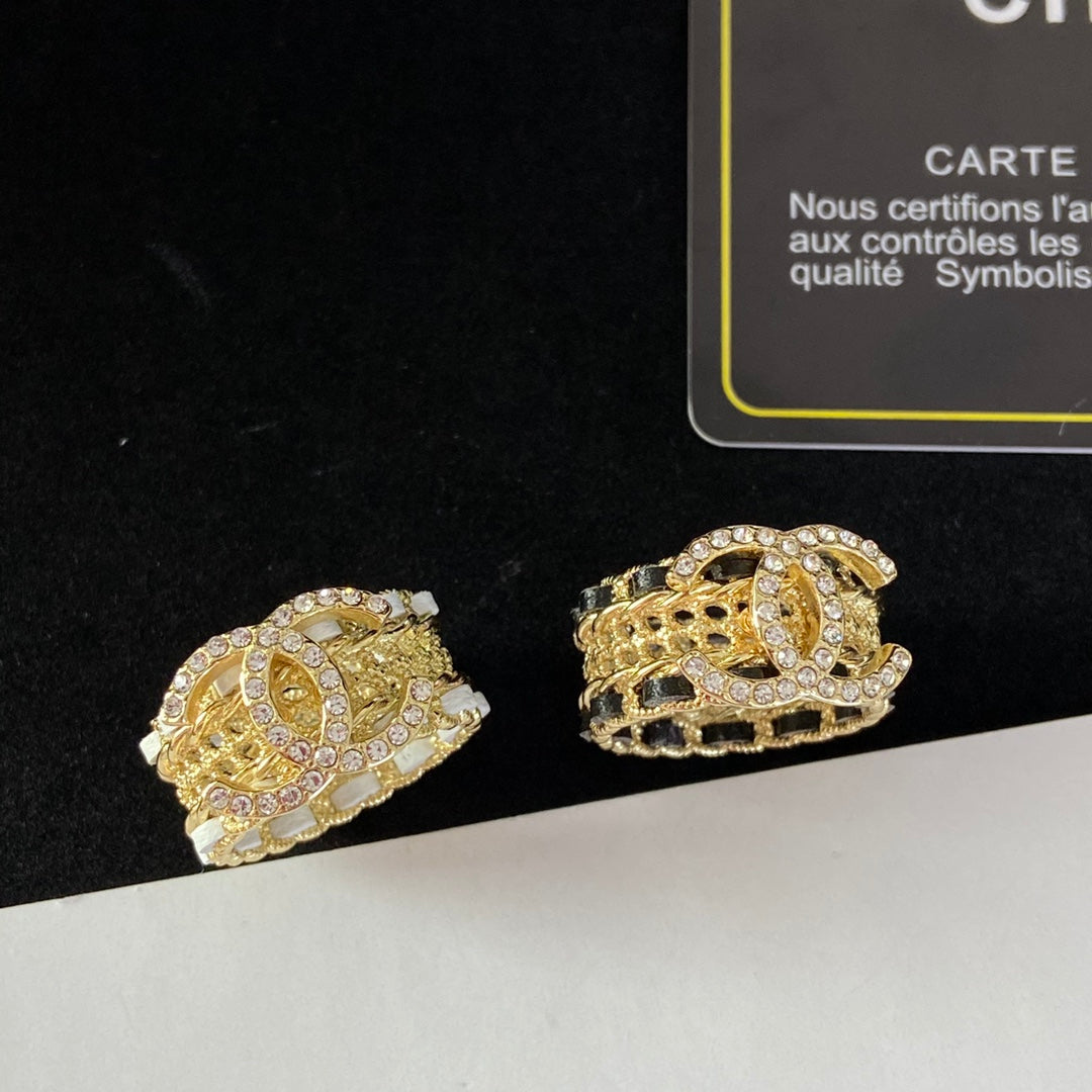 Bague en cuir avec lanière de tempérament