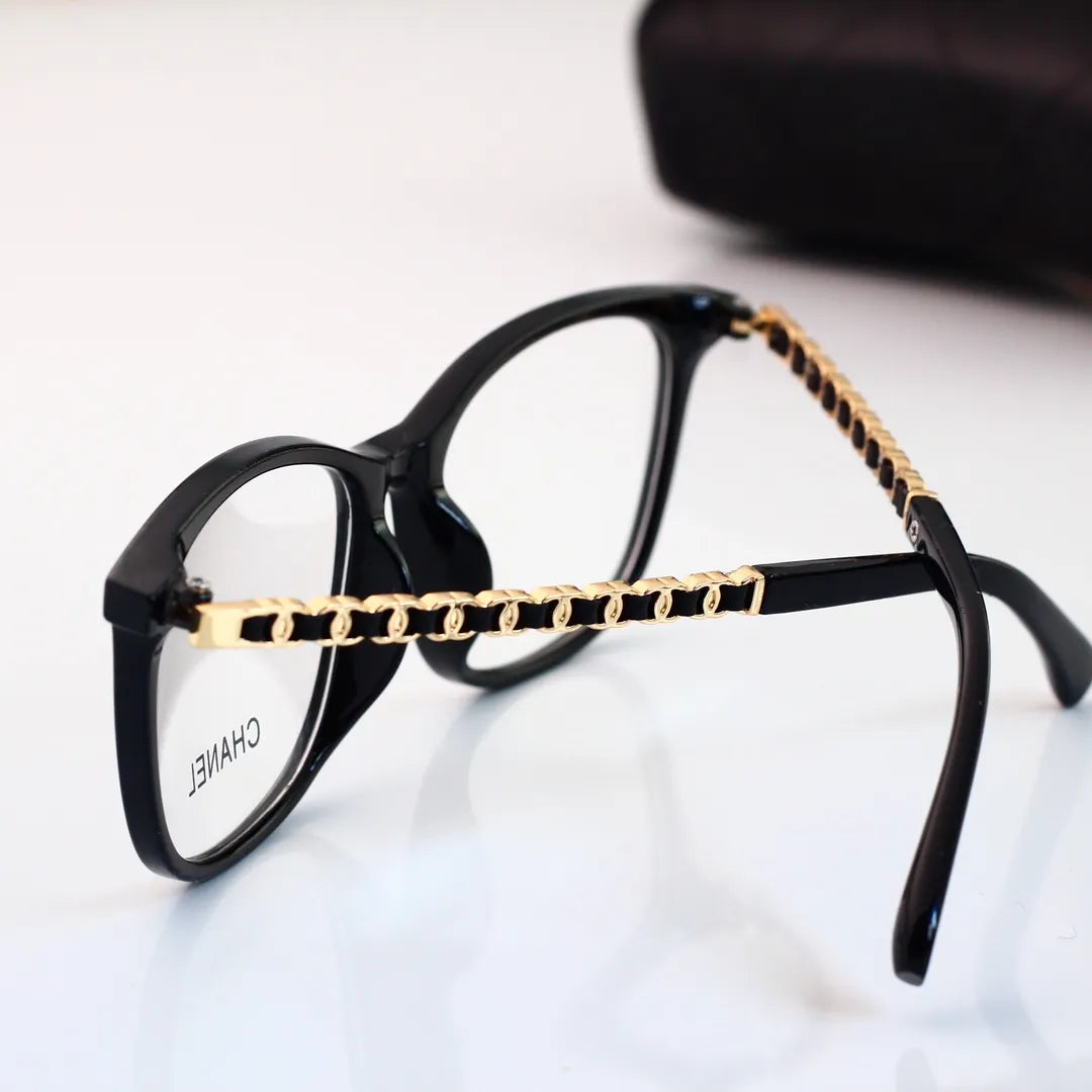 Lunettes à monture à lettre classiques