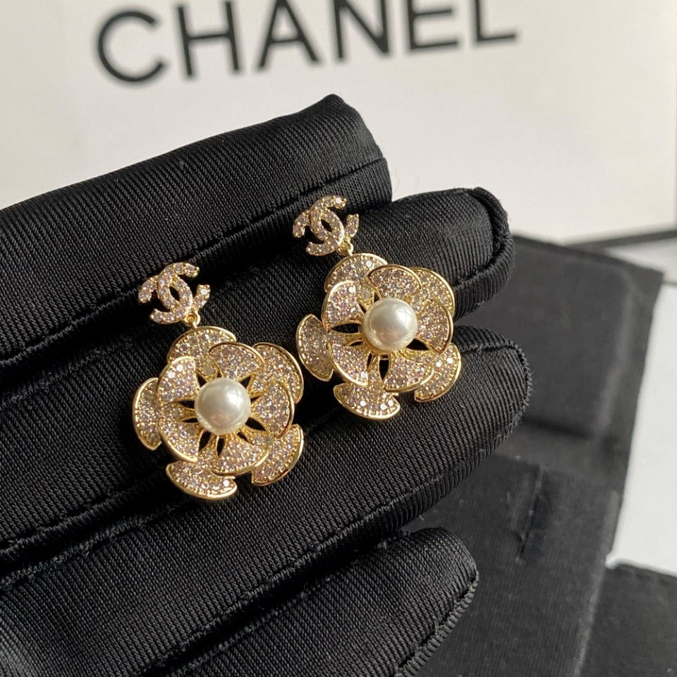 Boucles d'oreilles fleur en zircon romantique couleur champagne