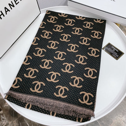 Bufanda pequeña jacquard con logo de temperamento y borde roto