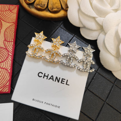 Pendientes de moda con logo de estrella de diamantes