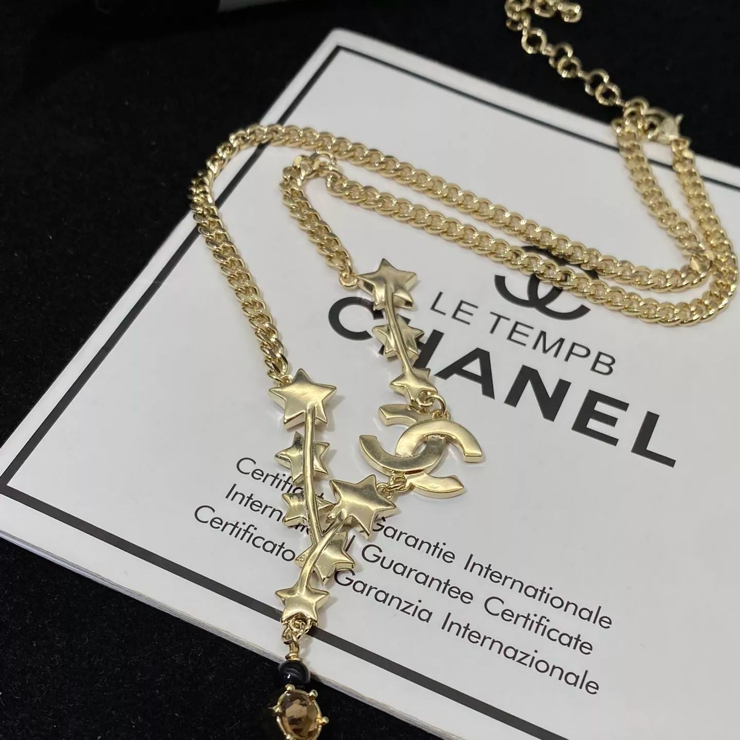 Collar con colgante largo de estrella premium