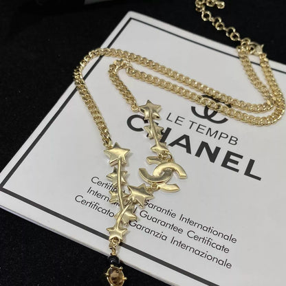 Collar con colgante largo de estrella premium