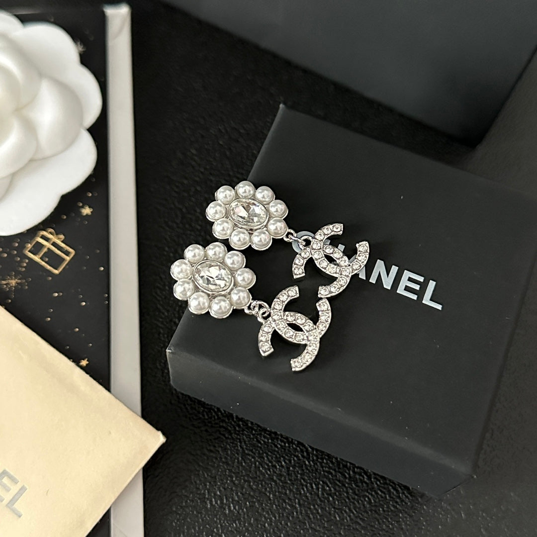 Pendientes de Perlas, Diamantes y Flores
