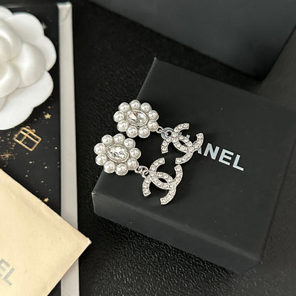 Pendientes de Perlas, Diamantes y Flores