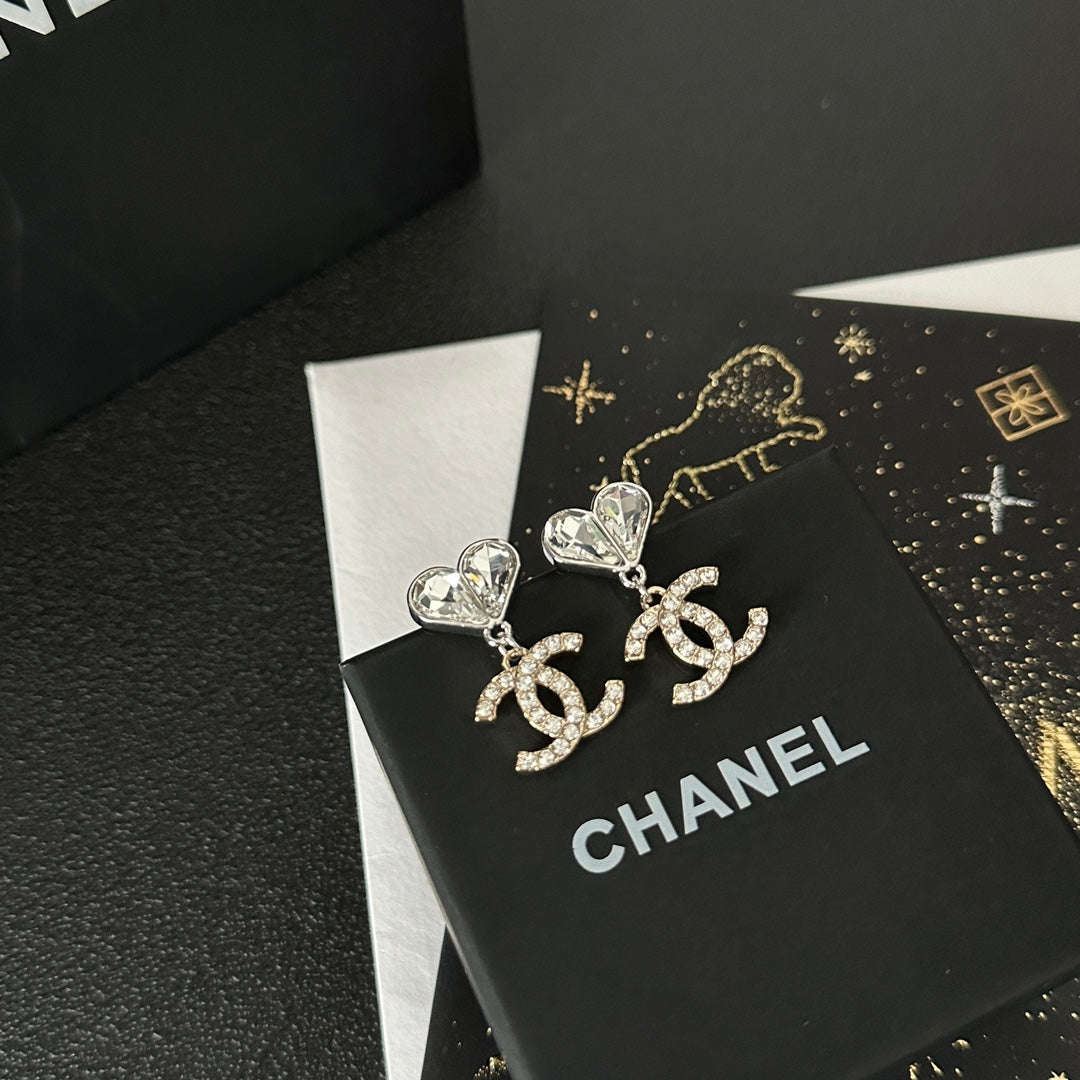Boucles d'oreilles en diamant en forme de cœur