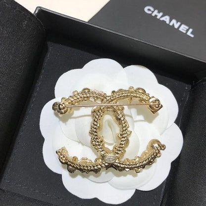 Broche Camélia Perle Classique