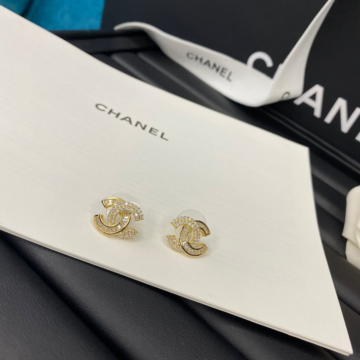 Pendientes de circonita brillantes