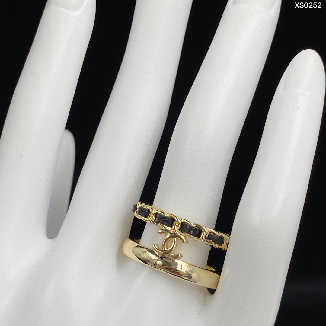 Bague ouverte en cuir avec cordon de tempérament
