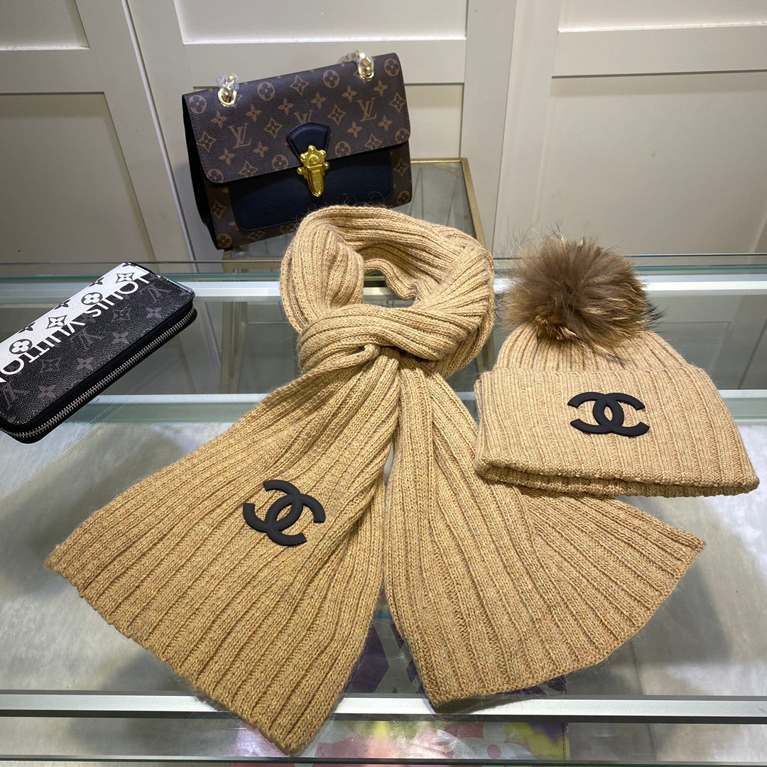 Ensemble Bonnet et Écharpe Tricotés Verticaux Élégants