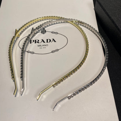 Bandeau orné d'un diamant, logo triangle