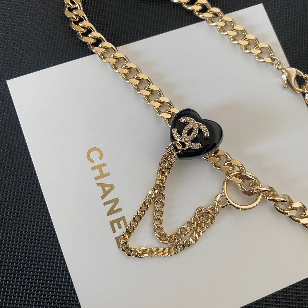 Collar con Colgante de Corazón