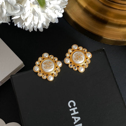 Boucles d'oreilles clous vintage Perle de cristal