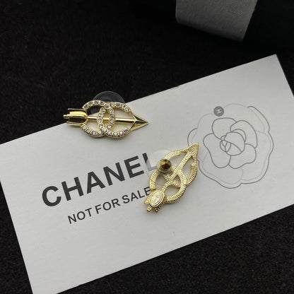 Pendientes de circonita con forma de flecha de Cupido