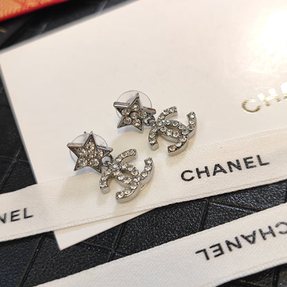 Pendientes de moda con logo de estrella de diamantes