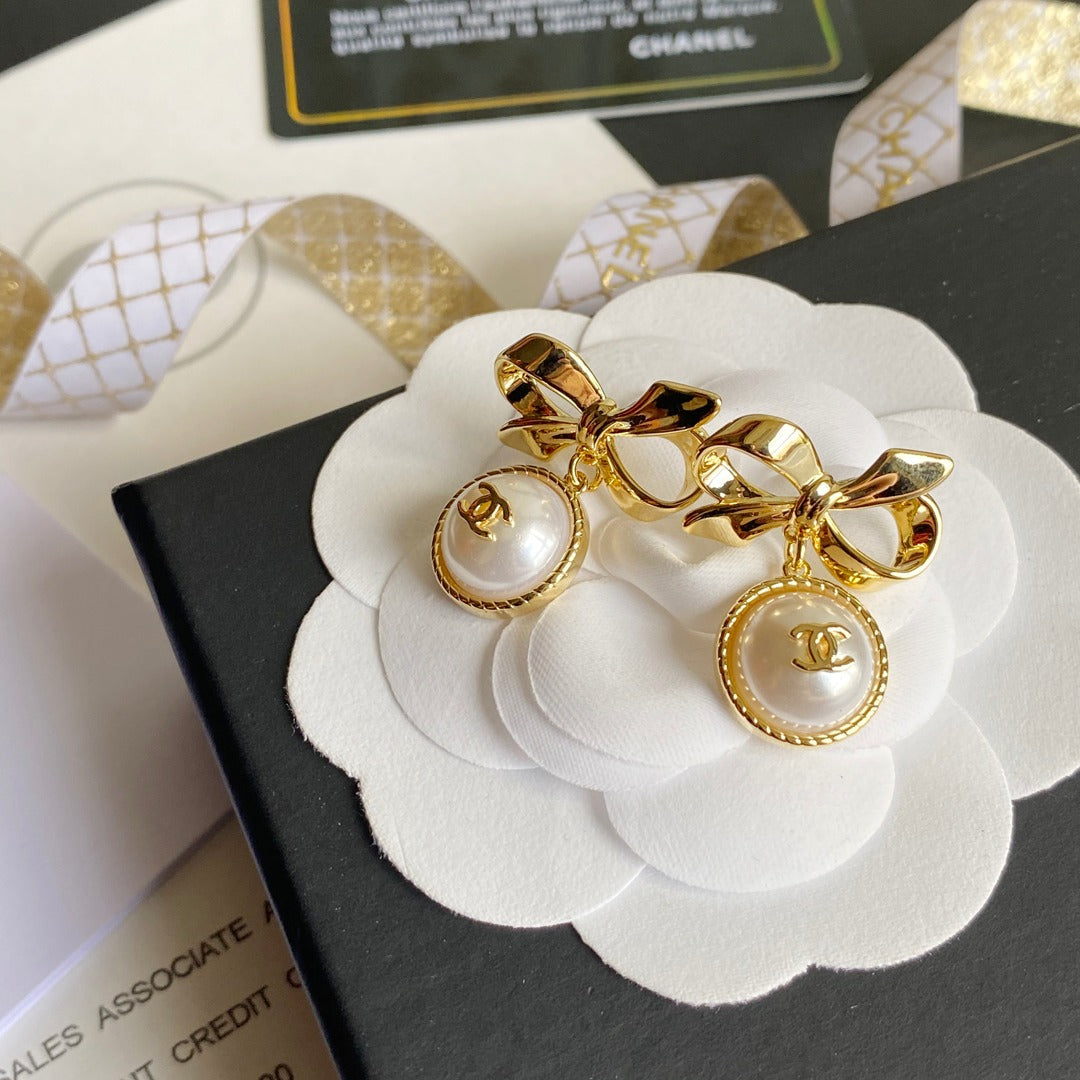 Pendientes de Lazo con Perlas Colgantes