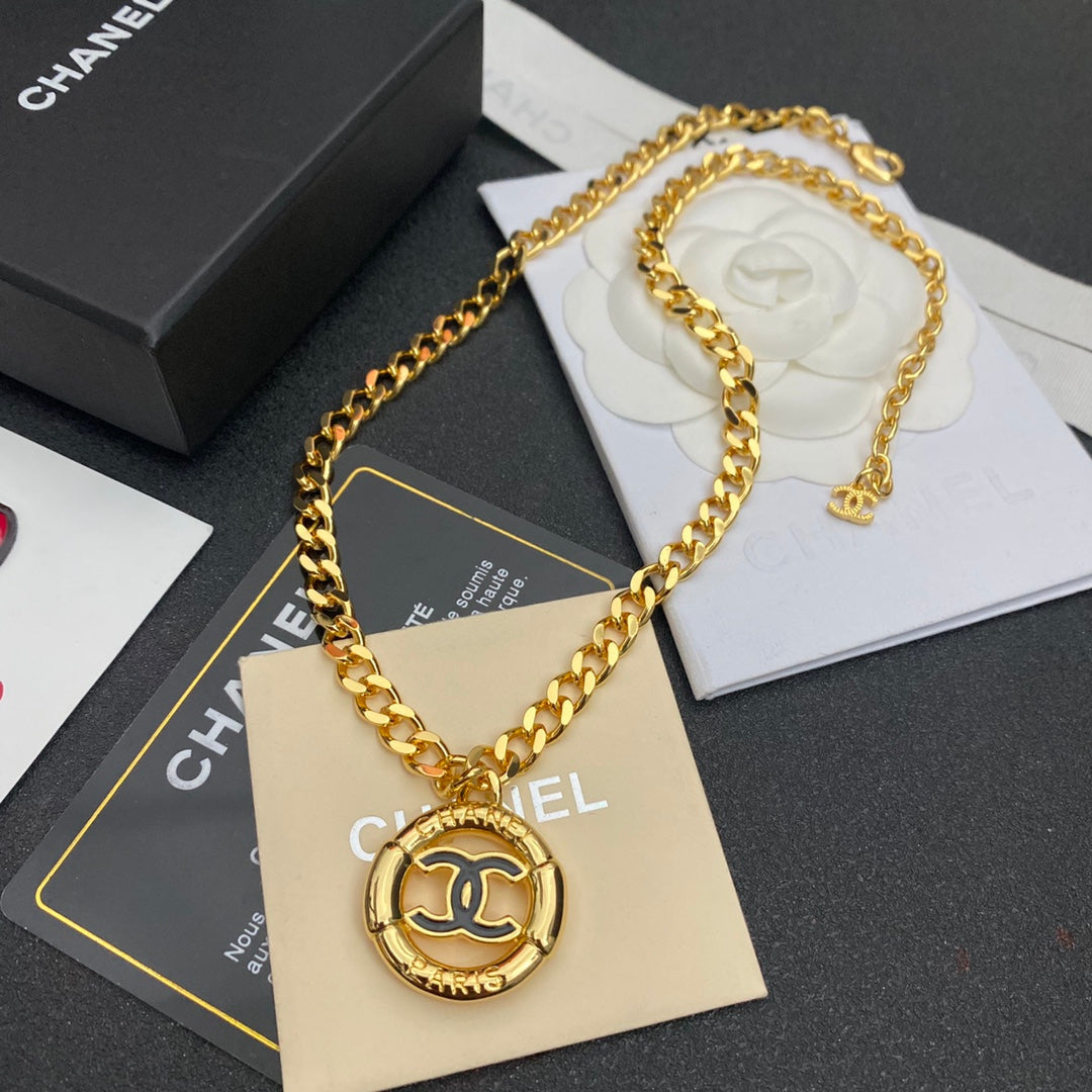 Elegante collar de suéter ajustable
