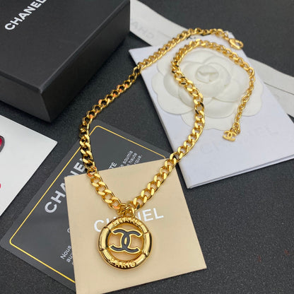 Elegante collar de suéter ajustable