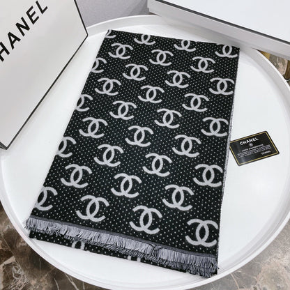 Bufanda pequeña jacquard con logo de temperamento y borde roto