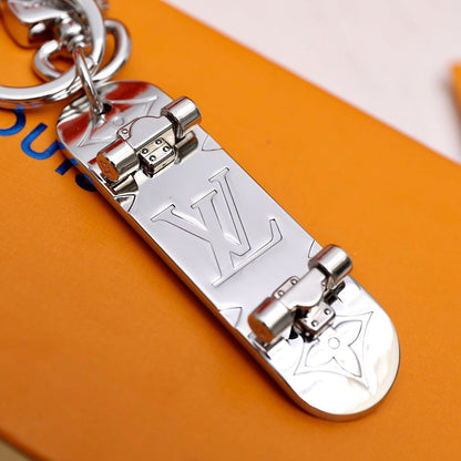 Porte-clés Monogram Skateboard en cuir