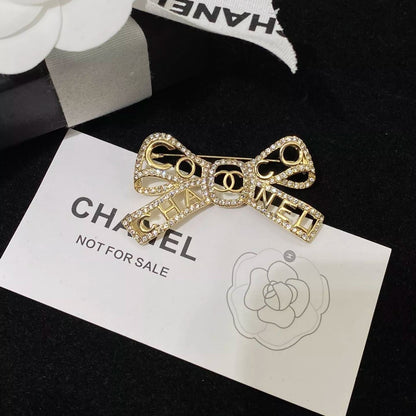 Broche calado especial de lazo