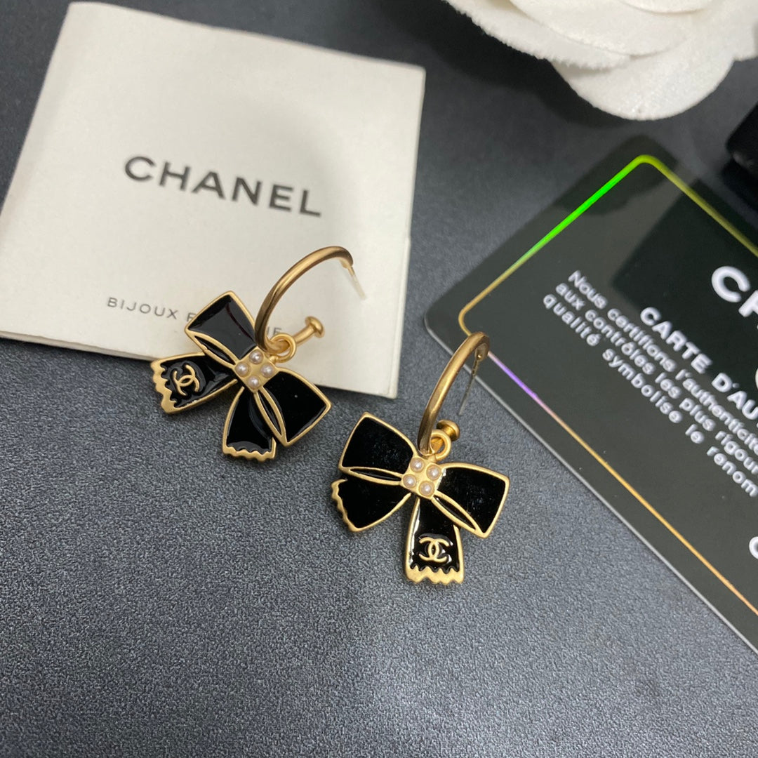 Pendientes bonitos con lazo